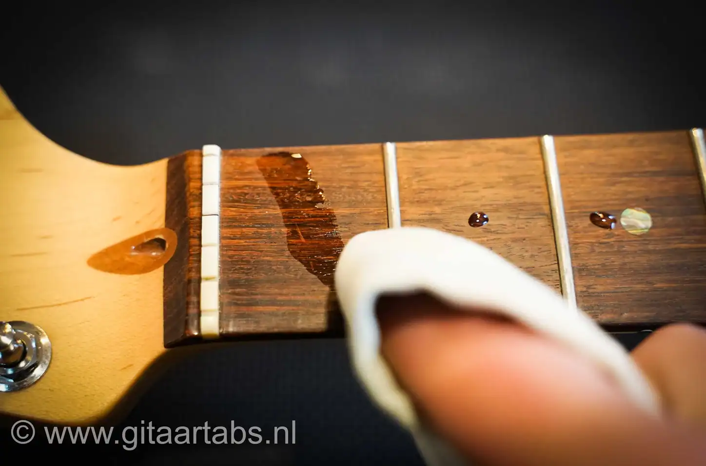 Toets oliën elektrische gitaar